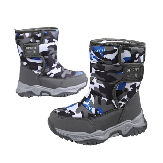 Camouflage-patterned snow boots with gray accents on a white background.